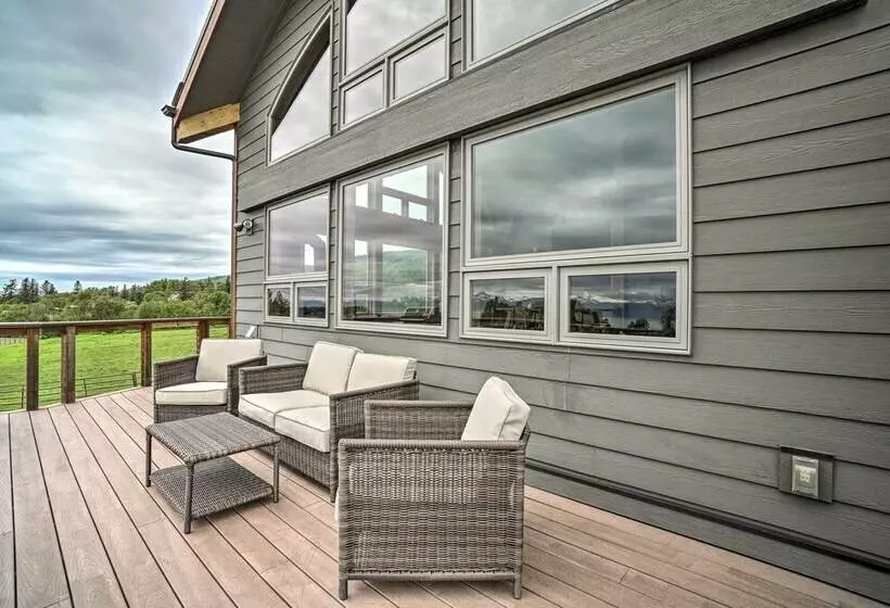 Home W/ Kachemak Bay View   5 Miles To Downtown!