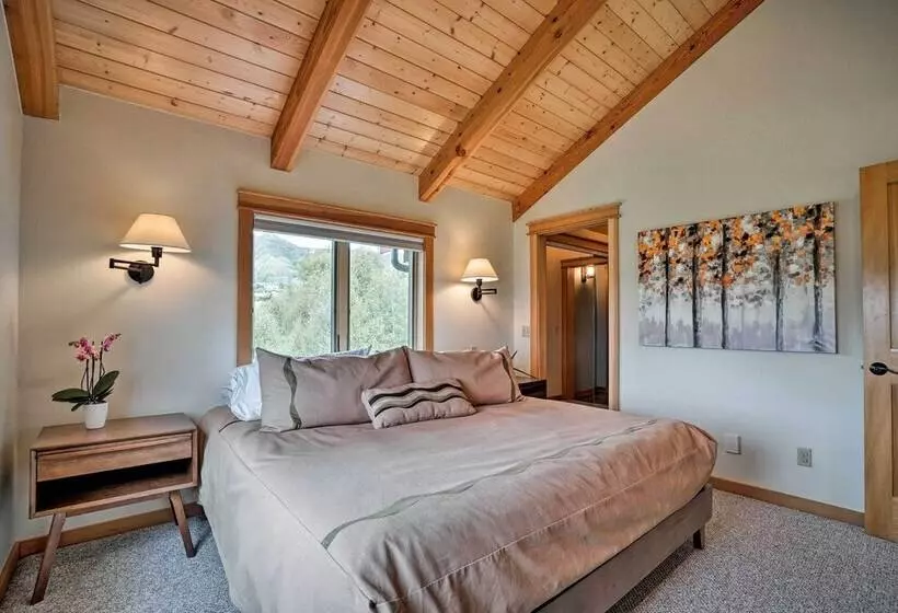 Home W/ Kachemak Bay View   5 Miles To Downtown!