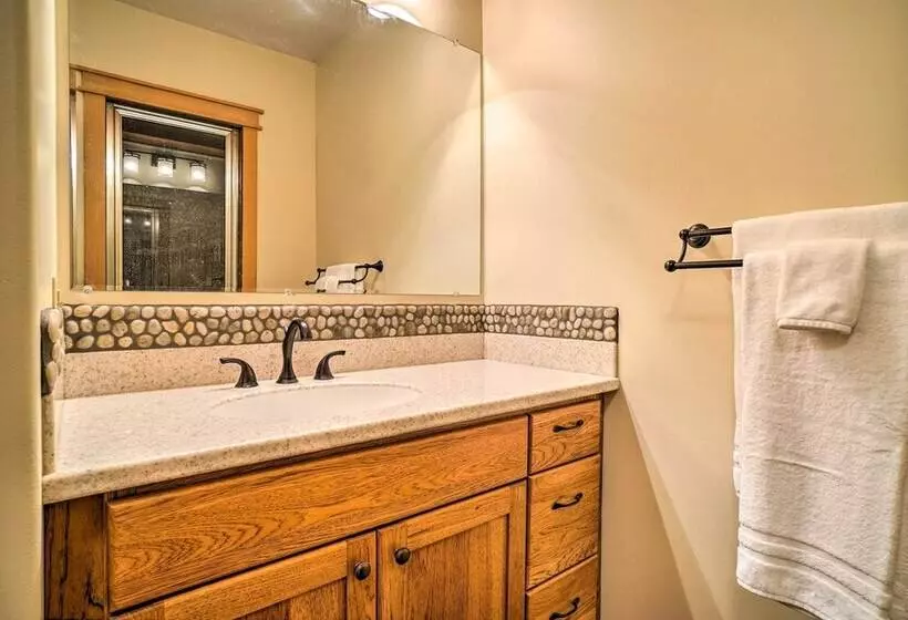 Home W/ Kachemak Bay View   5 Miles To Downtown!