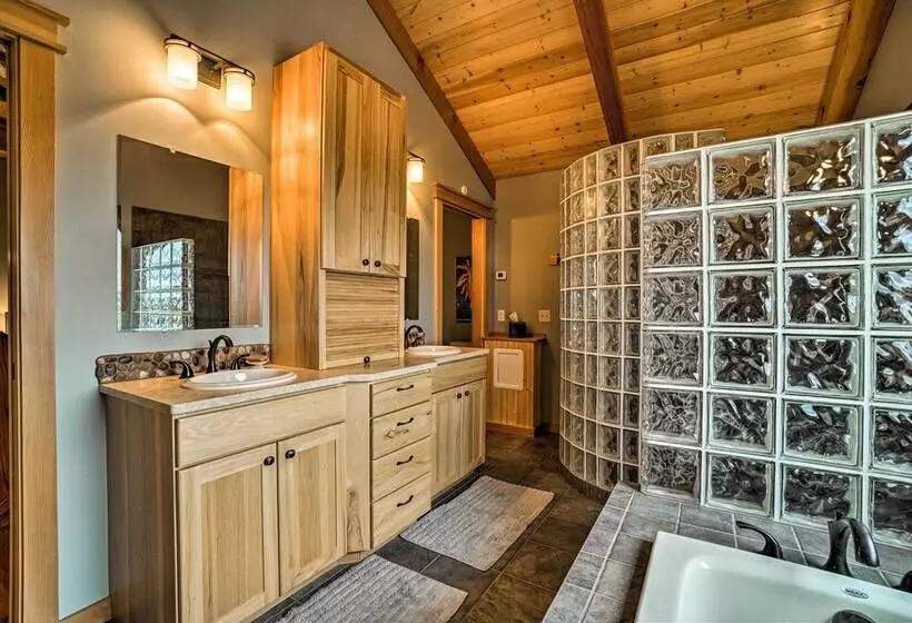 Home W/ Kachemak Bay View   5 Miles To Downtown!