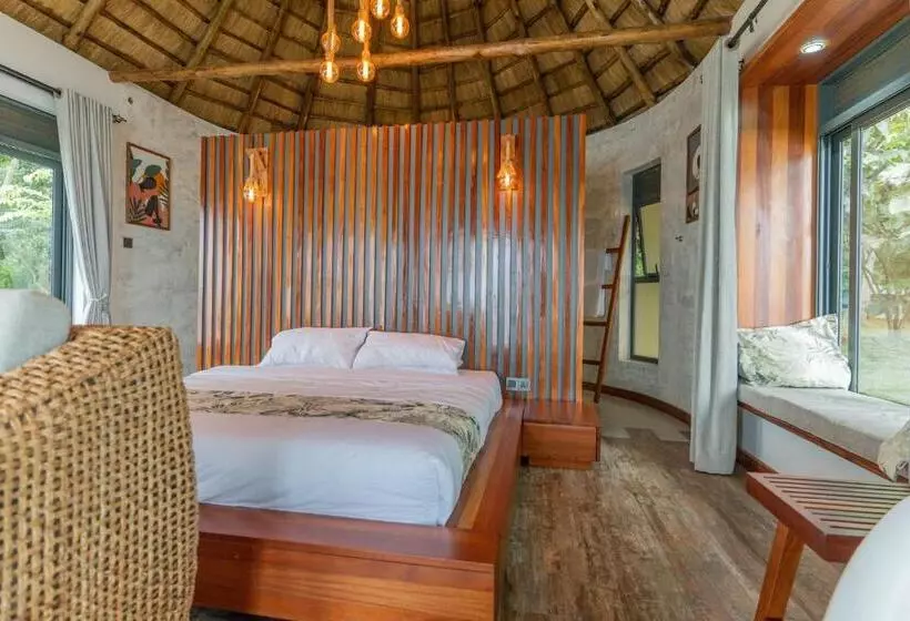 هتل Sundiata Beach Resort
