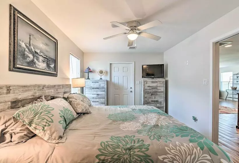 Just Lei N Low  Home   Walk To Crystal Beach