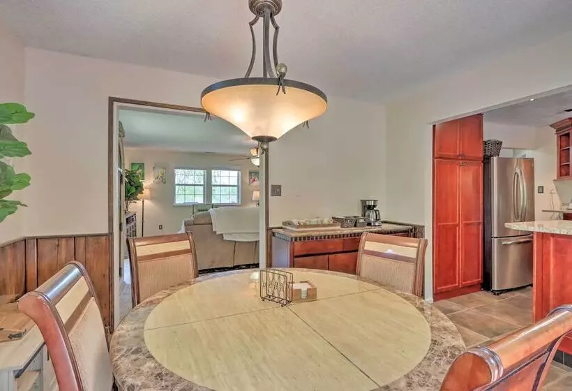 Patio & Grill: Lake Of The Ozarks Escape!