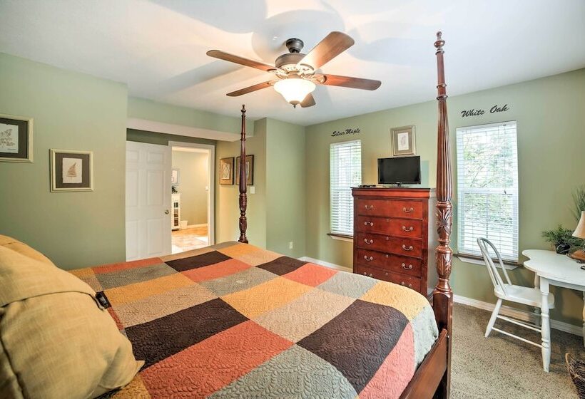 Lakefront Blue Eye Cottage W/ Hot Tub & Fire Pit!