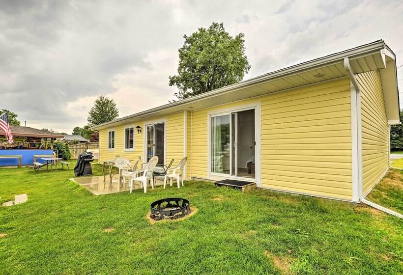 Lakefront Home: Tiki Bar, Bbq, & Fire Pit!