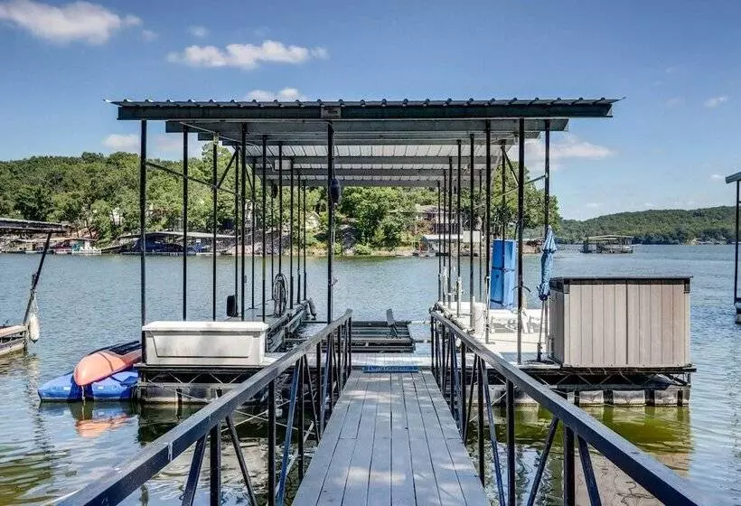 Dock + Kayaks: Lakefront Retreat In Sunrise Beach