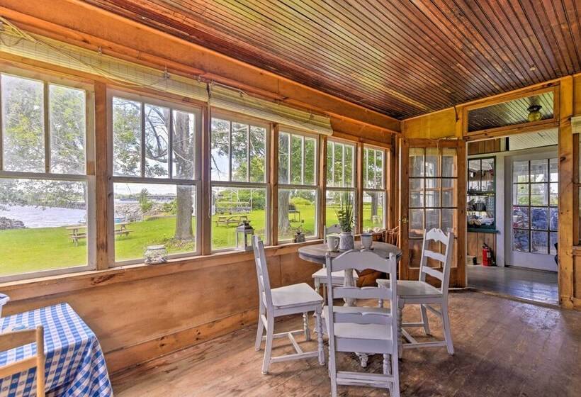 Lakefront Retreat W/ Shared Dock & Fire Pit!