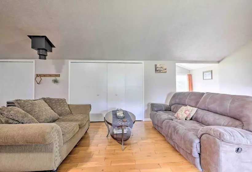 Loft Unplugged W/ Outdoor Space In Amish Country!