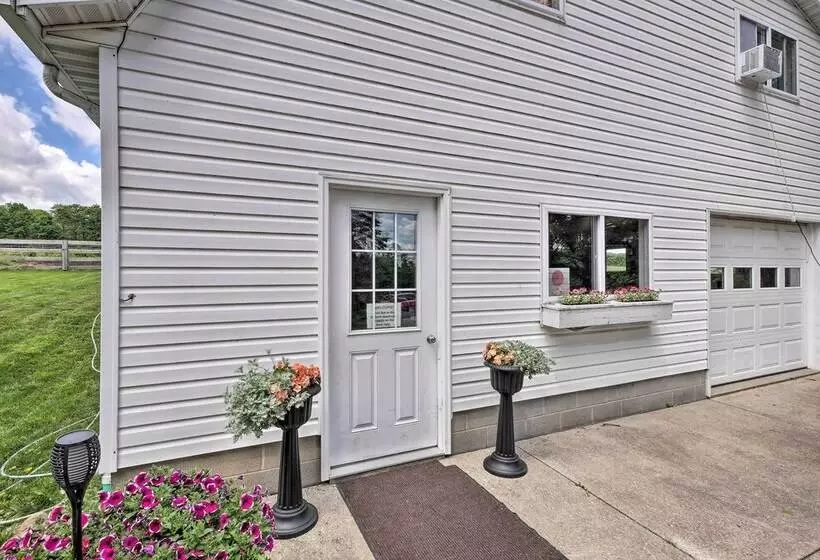 Loft Unplugged W/ Outdoor Space In Amish Country!