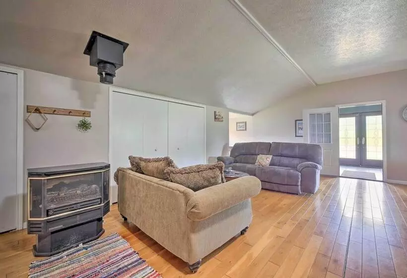 Loft Unplugged W/ Outdoor Space In Amish Country!