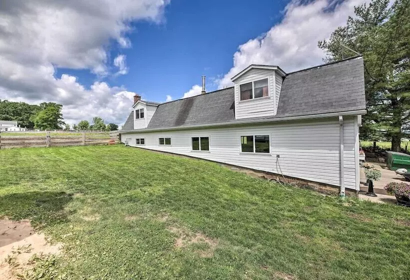 Loft Unplugged W/ Outdoor Space In Amish Country!