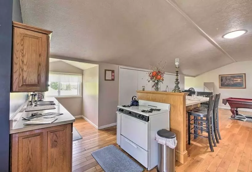 Loft Unplugged W/ Outdoor Space In Amish Country!