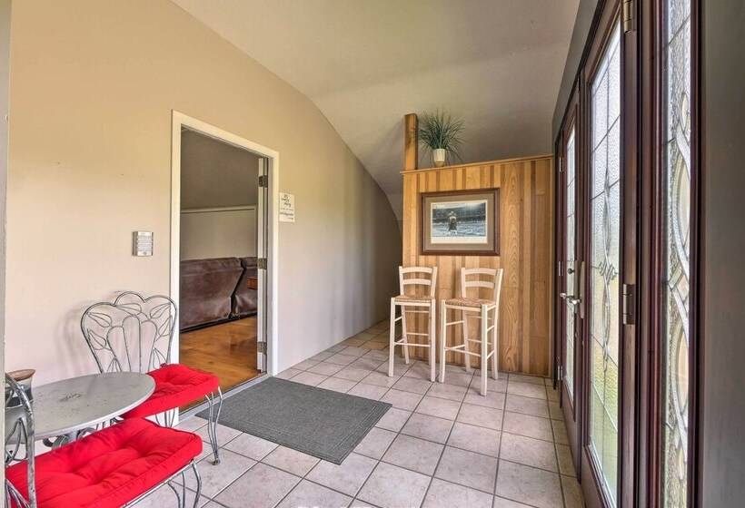 Loft Unplugged W/ Outdoor Space In Amish Country!