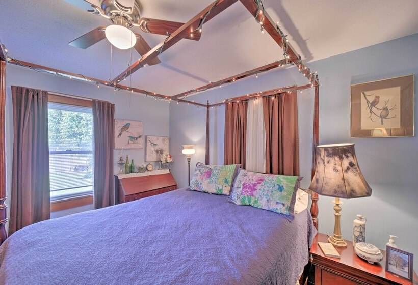 Lovely Waynesville Home W/ Yard: Pet Friendly