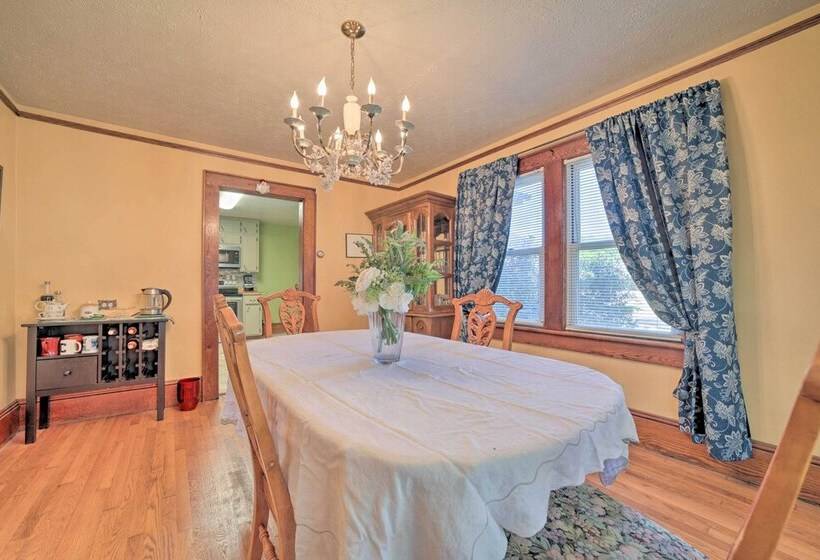 Lovely Waynesville Home W/ Yard: Pet Friendly