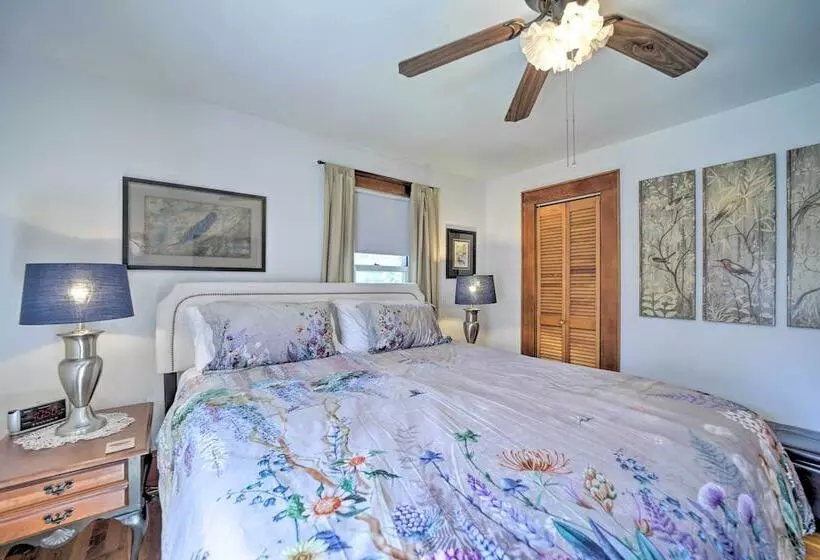 Lovely Waynesville Home W/ Yard: Pet Friendly