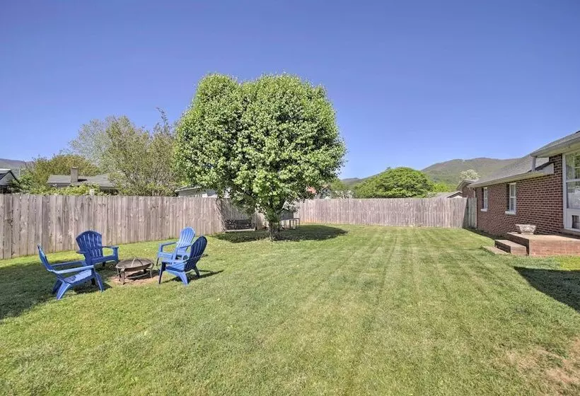 Lovely Waynesville Home W/ Yard: Pet Friendly