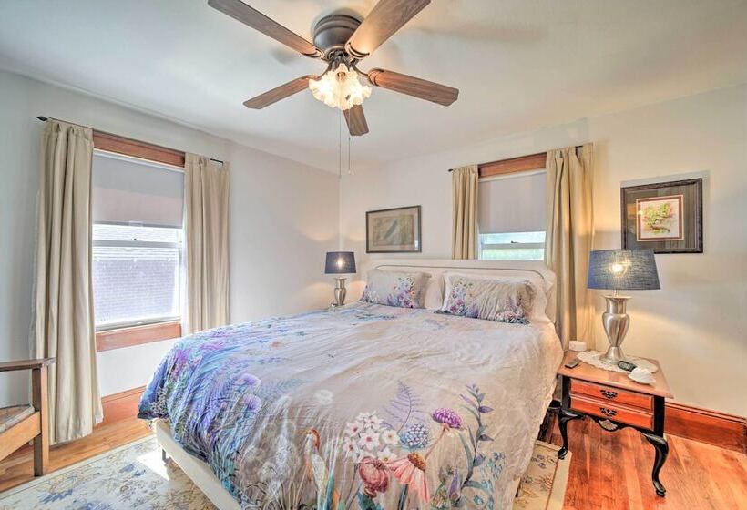 Lovely Waynesville Home W/ Yard: Pet Friendly