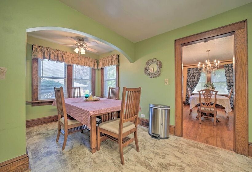 Lovely Waynesville Home W/ Yard: Pet Friendly