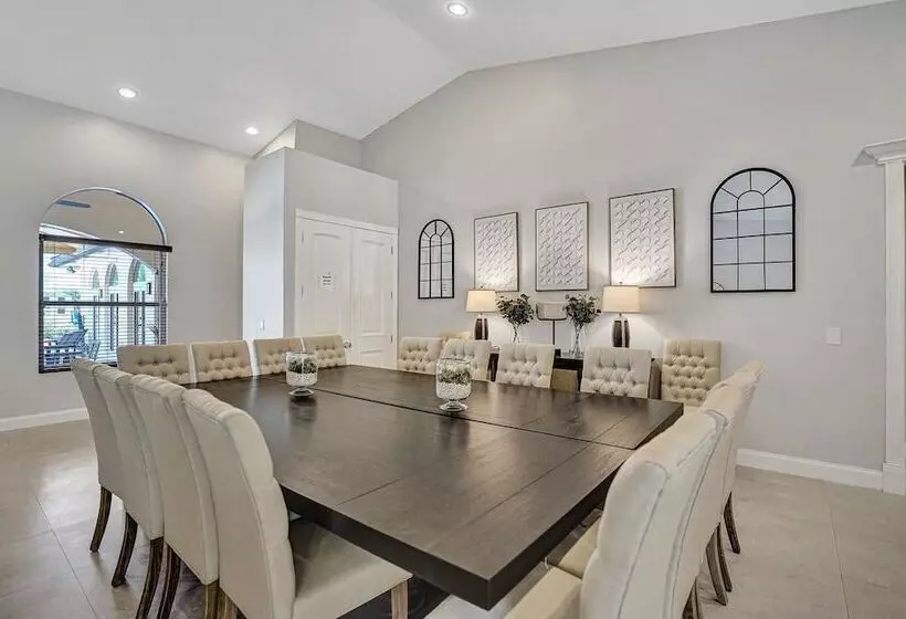 Luxury 8 Br With Pool & Mini Golf & Soccer