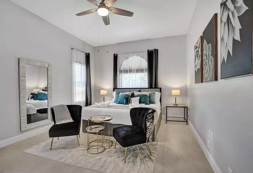Luxury 8 Br With Pool & Mini Golf & Soccer