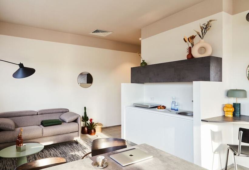 Mar Modena Accommodation In Residence