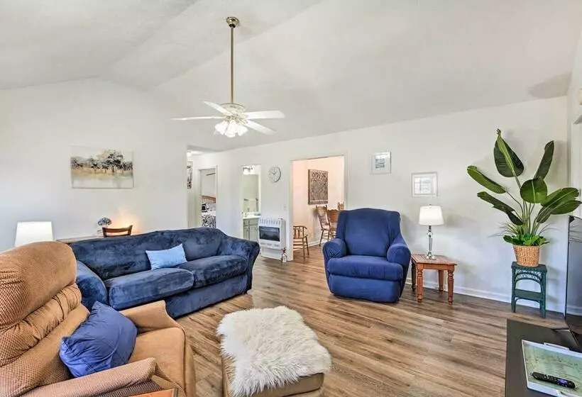 Normandy Home W/ Yard ~ 2 Mi To Lake