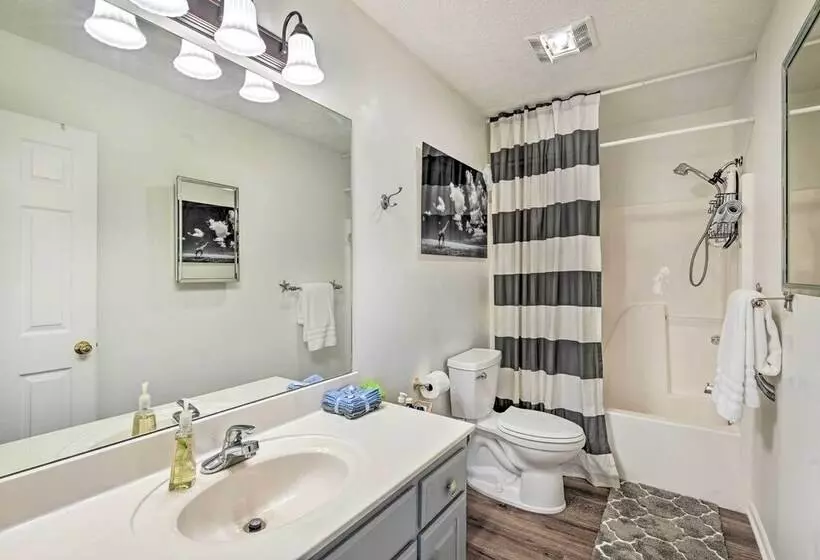 Normandy Home W/ Yard ~ 2 Mi To Lake