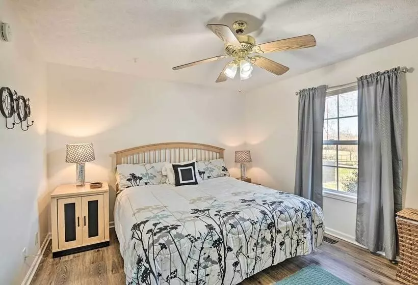 Normandy Home W/ Yard ~ 2 Mi To Lake