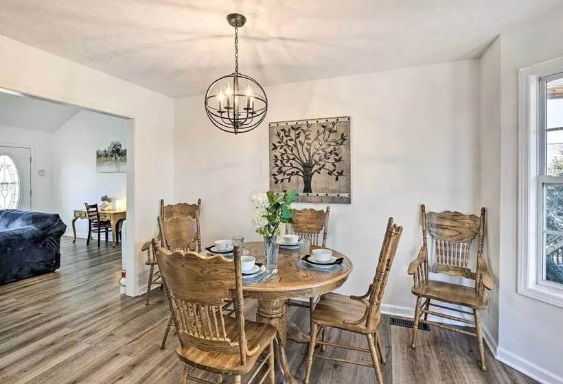 Normandy Home W/ Yard ~ 2 Mi To Lake