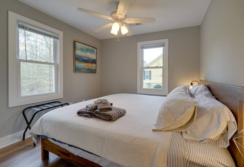 Peaceful Treetop Hideaway W/ Riverfront Views