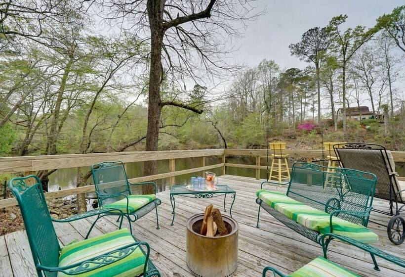 Peaceful Treetop Hideaway W/ Riverfront Views