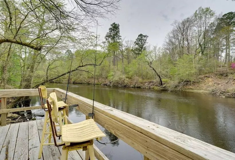 Peaceful Treetop Hideaway W/ Riverfront Views