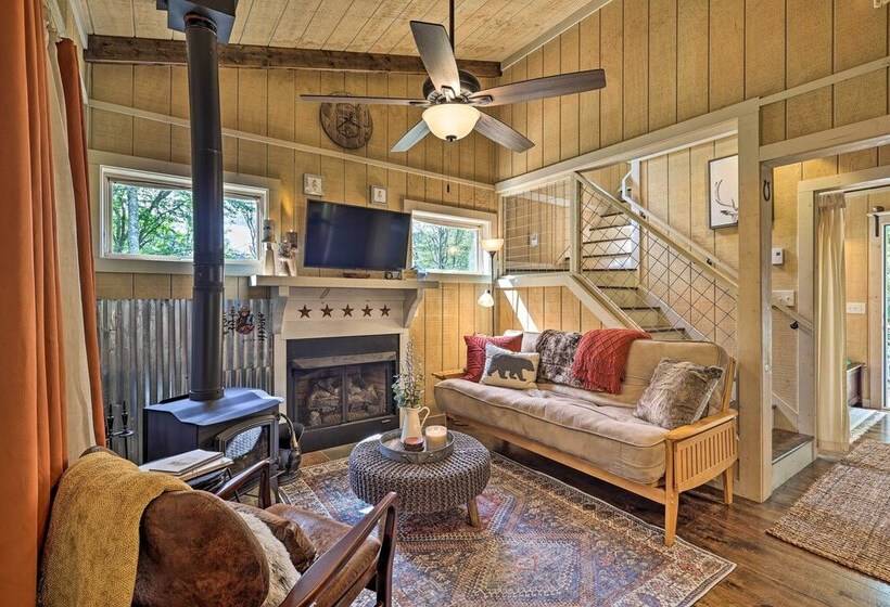 Private Lansing Oasis, 8 Miles To Creeper Trail!