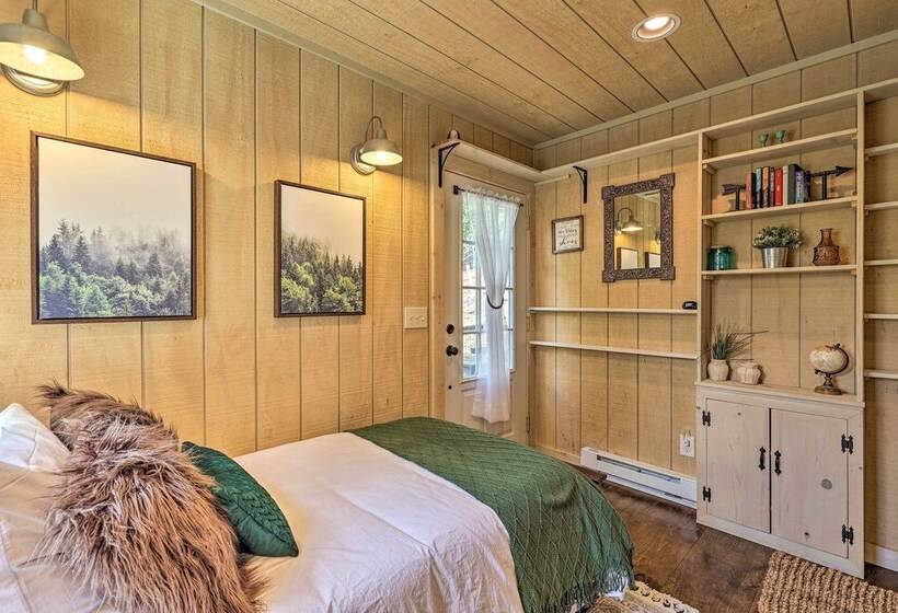 Private Lansing Oasis, 8 Miles To Creeper Trail!