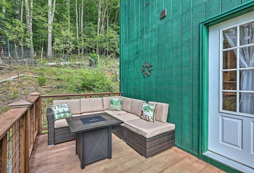 Private Lansing Oasis, 8 Miles To Creeper Trail!