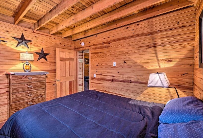 Quiet & Private Cabin ~ 5 Mi To Dale Hollow Lake!