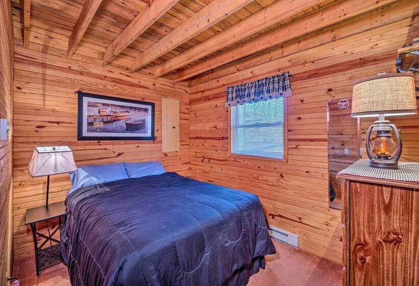 Quiet & Private Cabin ~ 5 Mi To Dale Hollow Lake!