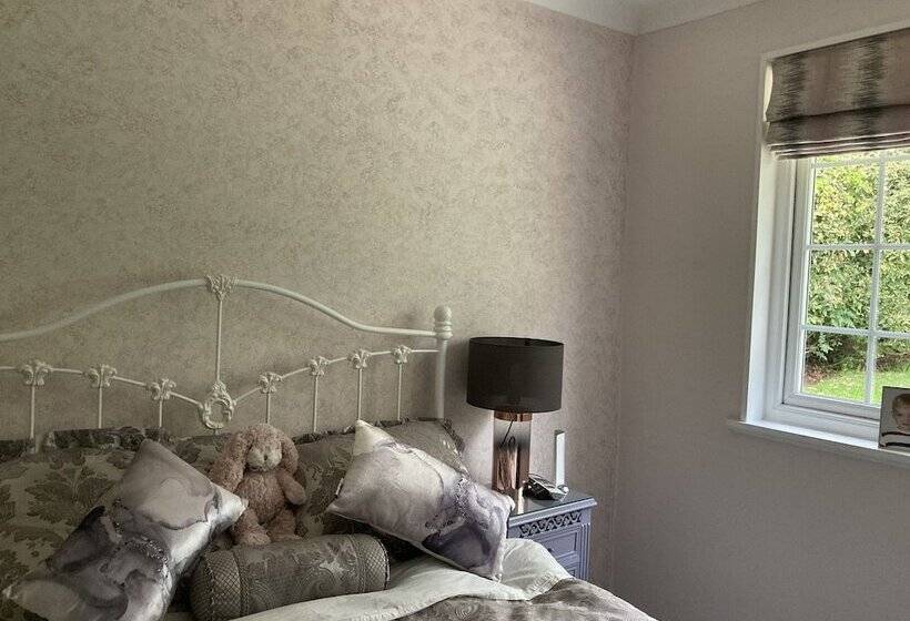 اقامتگاه Stunning 2 Bed Bungalow In Liverpool Leafy Suburb