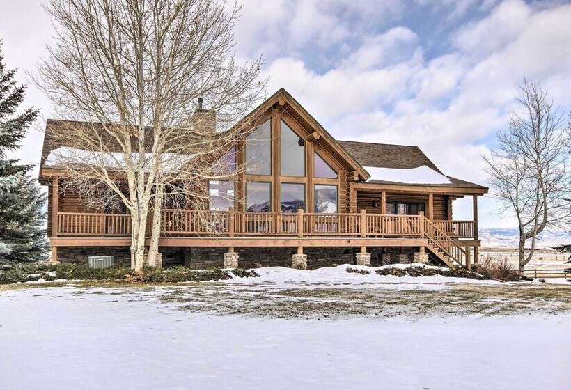 Rustic Livingston Home W/ Deck + Mtn Views!