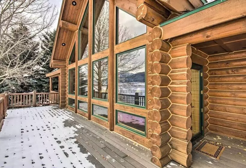 Rustic Livingston Home W/ Deck + Mtn Views!