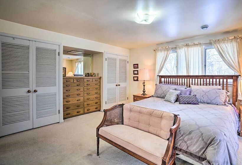 15 Mi To Downtown Minneapolis: Retreat On 5 Acres