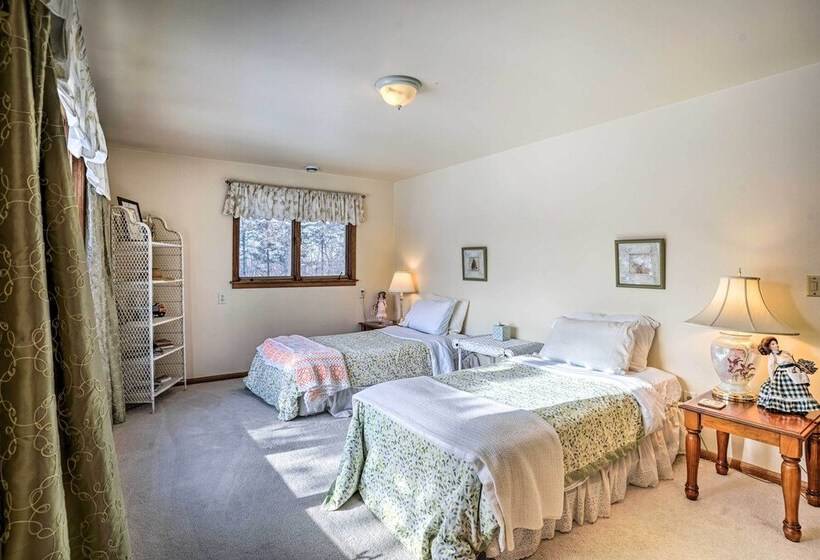 15 Mi To Downtown Minneapolis: Retreat On 5 Acres