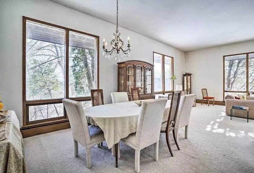 15 Mi To Downtown Minneapolis: Retreat On 5 Acres