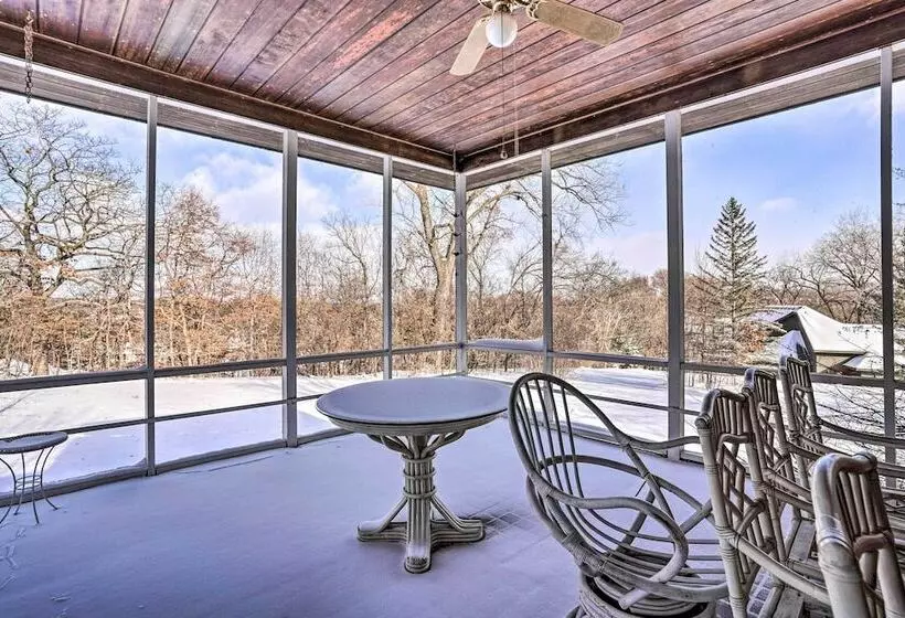 15 Mi To Downtown Minneapolis: Retreat On 5 Acres