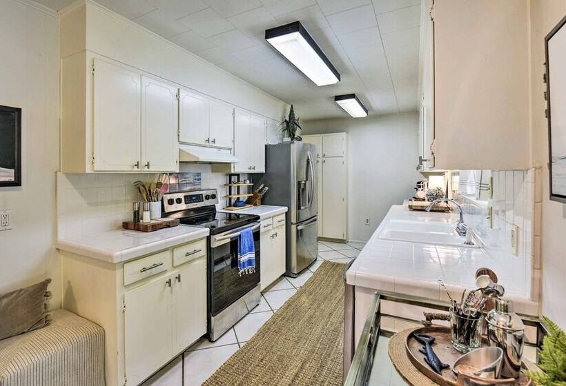 Single Story Bayside Retreat W/ Water Views!