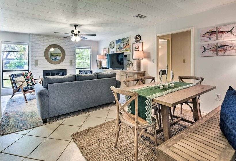 Single Story Bayside Retreat W/ Water Views!