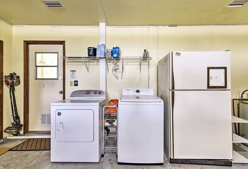 Single Story Bayside Retreat W/ Water Views!