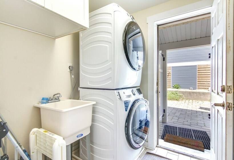 Idyllic South Bethany Home W/ Private Beach Access