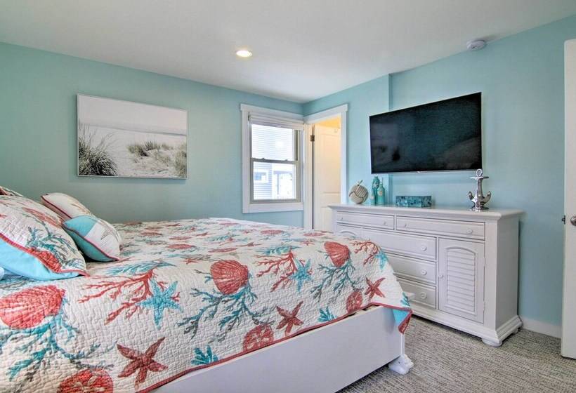 Idyllic South Bethany Home W/ Private Beach Access